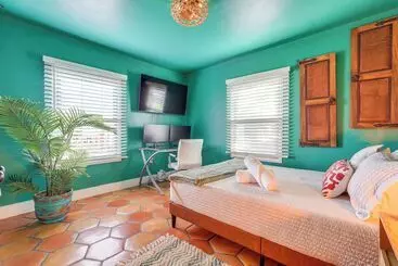 コテージ Chandler Home 7 Blocks To Dtwn W/ Backyard Oasis!