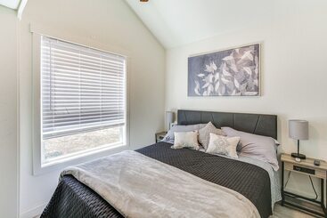 コテージ Southern Oregon Cabin: Fire Pit & Private Pond!