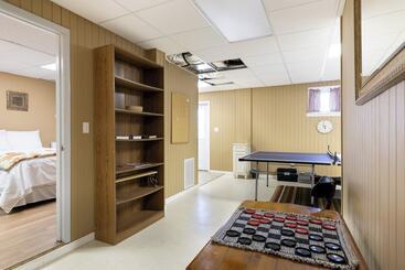 بيت ريفى Ash Vale By Avantstay Spacious Deck W/ Views, Ping Pong Table