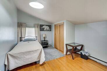 کلبه Pet Friendly Rockford Home Near Skiing & Hiking!