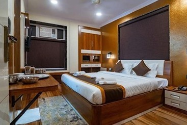 Fabhotel Prime Tiyara Inn