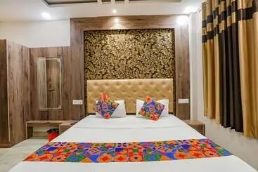 Hotel Fabexpress Shri Ram Kashi
