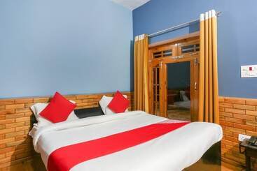 Hotel Pine & Dine Almora