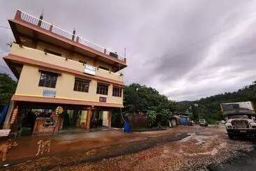 Hotel Reba Food And Lodging Dawki