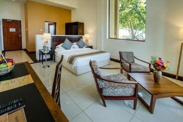 Отель Sooriya Resort & Spa