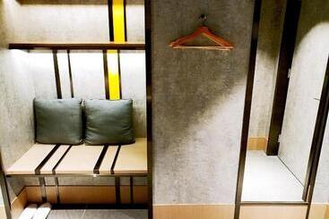 هتل Plaza Premium Lounge Terminal 2 Zone A