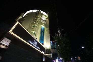 February Hotel Seongseo