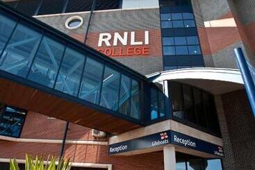 فندق Rnli College