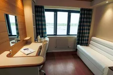 Hotel Rnli College