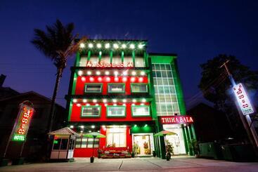 ホテル Thiha Bala