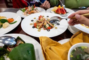 Отель Lbn Asian