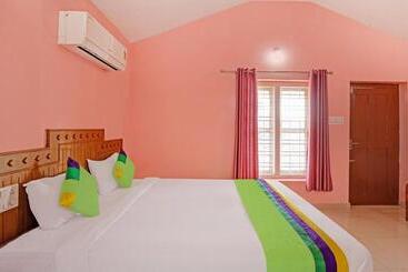 Hotell Treebo Yajna Comforts