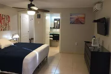 Aamiaismajoitus (B&B) The Pier Beach Inn & Suites