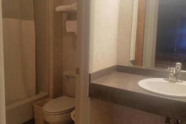 모텔 Travelers Lodge