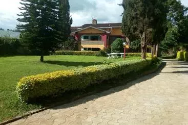 تختخواب و صبحانه Legacy Gardens Nyeri