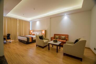 Hotel The Imperial Poonam