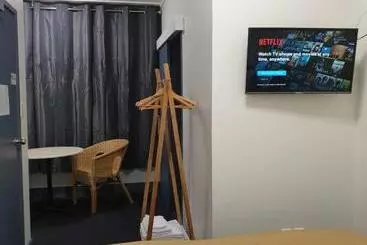 Albergue Archies Bunker Affordable Accommodation