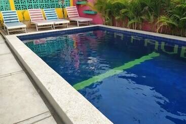 Nocleg ze śniadaniem La Favela   Hostel