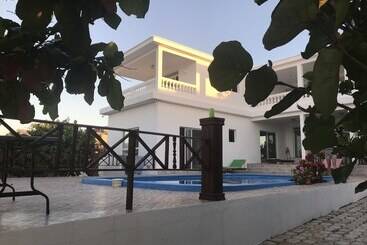 ベッドアンドブレックファースト Maxanika