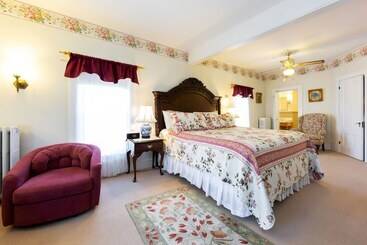 Bed and Breakfast The Elmhurst Inn