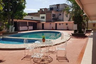 בית מלון כפרי Safari