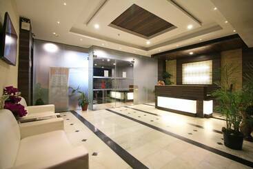 Hotel Arjun Clarks Inn