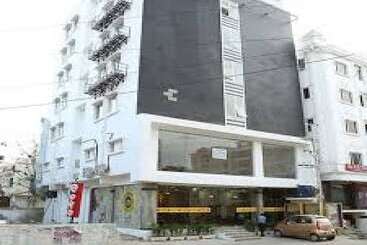 فندق La Riviera Suites