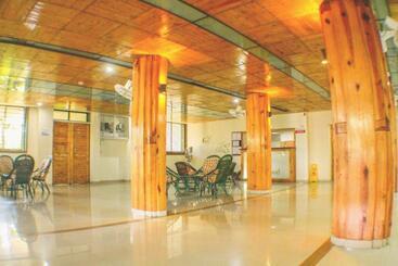 בית מלון כפרי Rainwood Residency