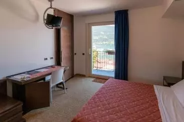 Hotelli Locanda Del Lago Rosmunda