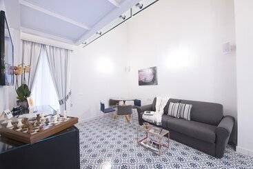 مبيت وإفطار Diecisedici