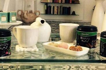 تختخواب و صبحانه La Gnostra