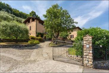 B&b Ronco Degli Ulivi