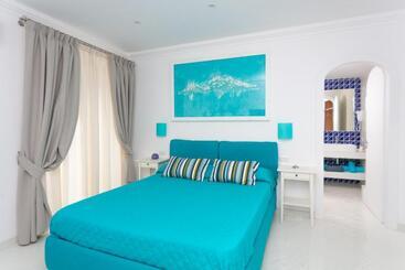 تختخواب و صبحانه Aldarogi