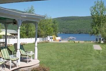 מוטל Shore Meadows Lodge Llc