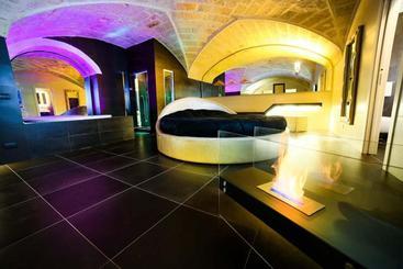 ベッドアンドブレックファースト Naucleros Suites