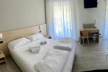 בית מלון כפרי Astoria