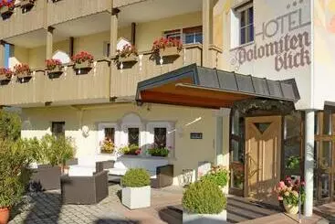 ホテル Dolomitenblick
