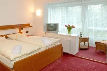 Otel Zum Goldenen Hirsch