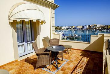 호텔 Port Calandra