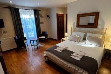 هتل Sci Les Remparts De Mirepoix