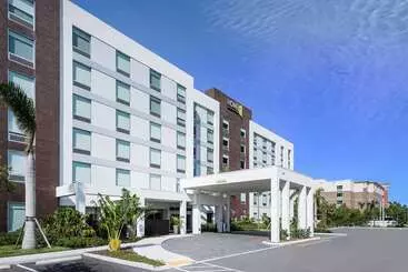 هتل Home2 Suites By Hilton Ft. Lauderdale Airportcruise Port