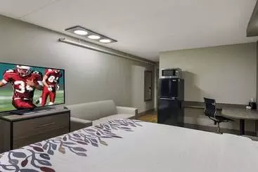 Hotelli Red Roof Inn And Conference Center Chicago   N Aurora Naperville