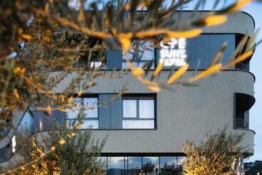 Отель One Suite