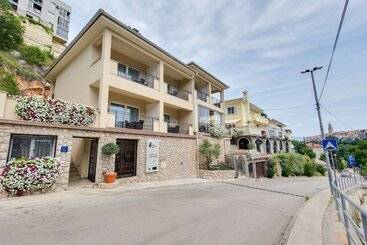 צימר Luksuzne Sobe Luce