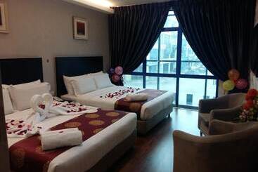 בית מלון כפרי Capital O 91074 Grand World