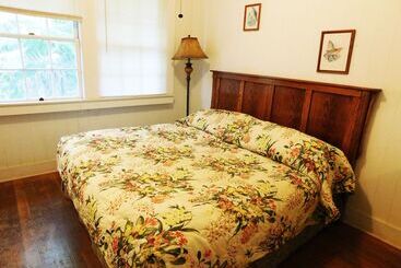 فندق Pahala Plantation Cottages