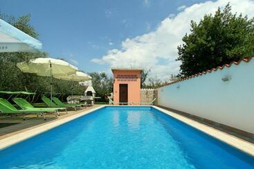 Pension (Hôtel basse catégorie) Sobes Tea