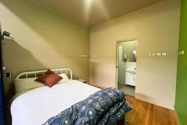 הוסטל Port Lincoln Studio Apartments