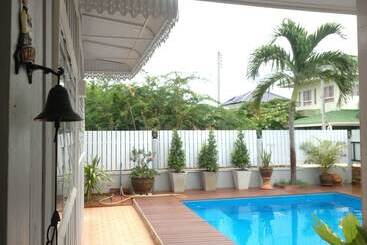 آپارتمانهای توریستها Baan Par Pern Hadchaosamran