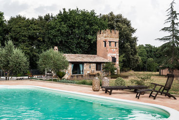 بيت ريفى Relais Torre Del Piancastagno